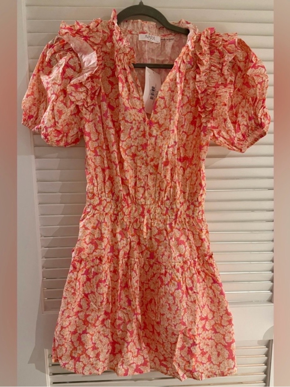 NWT! Avara brand floral dress
